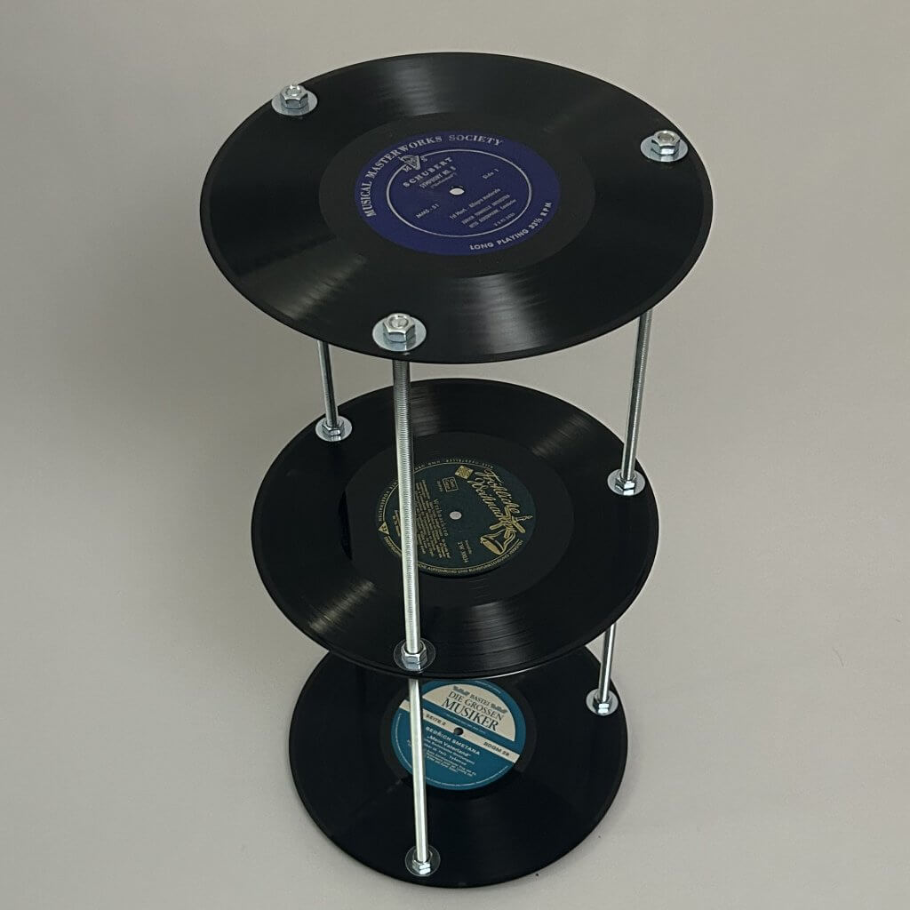 Vinyl Mini - Ein kompaktes Regal aus kleinen Schallplatten- Deko Regal
