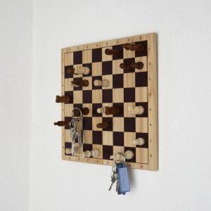 Ein Schachbrett als Schlüsselbrett – Wanddeko & Geschenk- Schlüsselbrett aus Holz