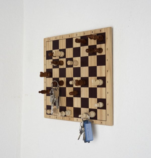 Ein Schachbrett als Schlüsselbrett – Wanddeko & Geschenk- Schlüsselbrett aus Holz – Bild 1