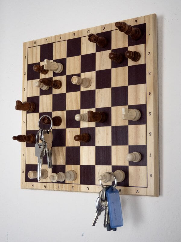 Ein Schachbrett als Schlüsselbrett – Wanddeko & Geschenk- Schlüsselbrett aus Holz – Bild 5