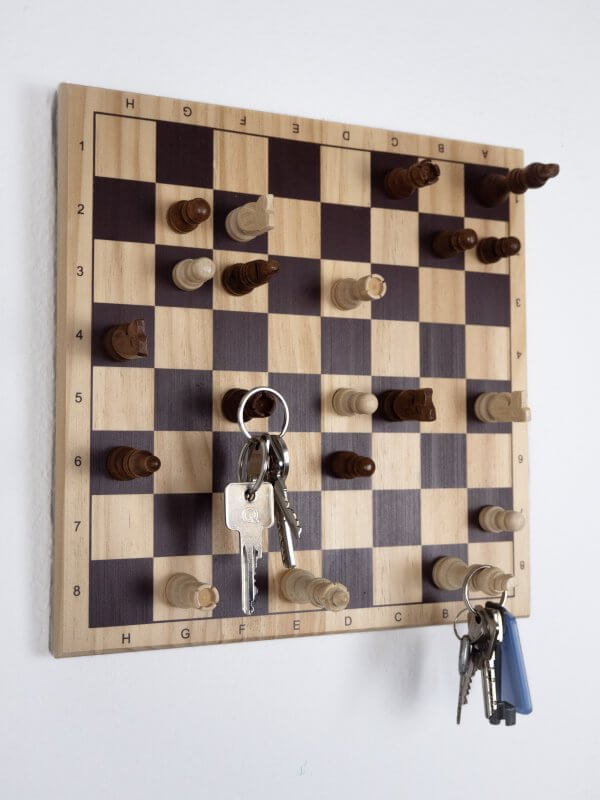 Ein Schachbrett als Schlüsselbrett – Wanddeko & Geschenk- Schlüsselbrett aus Holz – Bild 2